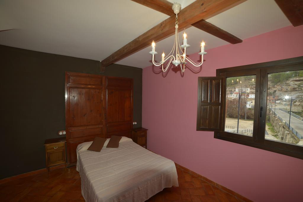 Apartamentos Rurales Puerta Del Sol Alcala del Jucar Rum bild