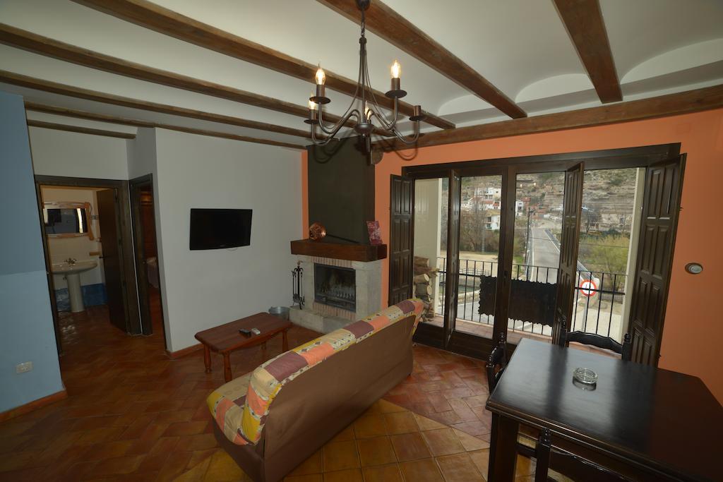 Apartamentos Rurales Puerta Del Sol Alcala del Jucar Exteriör bild